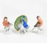 Drei Miniaturvögel by Meissen, Porzellan, farbig staffiert, sold Jan 2019