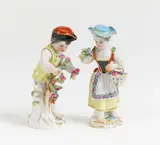 Zwei Kinderfiguren Als Gärtner by Meissen, Porzellan, farbig und gold staffiert, sold Jan 2019
