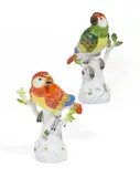 Zwei Kleine Papageien auf Baumstümpfen by Meissen, 20. Jh, Porzellan, farbig staffiert, sold Nov 2017