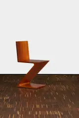 Zig-Zag by Gerrit Rietveld, Kirschbaum, sold May 2017