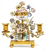 Meissen und Frankreich, Schreibtischgarnitur mit Tanzenden Faunen in Laube, Spätes 18. bzw. 19. Jh, Porzellan, farbig und gold staffiert. Feuervergoldete Metallmontierung