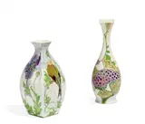 Rozenburg, Miniatur-Keulenvase mit Stilisiertem Schmetterling & Miniatur-Balustervase mit Vogel