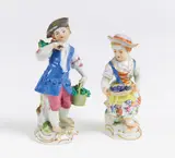 2 Kleine Winzerkinder by Meissen, Porzellan, farbig und gold staffiert, sold Jan 2018