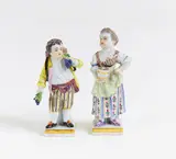 2 Kinderfiguren Als Winzer bzw. Bäuerin by Meissen, Porzellan, farbig und gold staffiert, sold Jan 2018