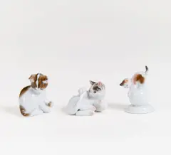 3 Katzen by Rosenthal, Porzellan, farbig dekoriert, sold Jan 2018