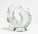 Zwei Springende Fische by René Lalique, 2. Hälfte 20.Jh, Farbloses Pressglas, partiell mattiert, sold Nov 2018