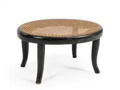 FUßSCHEMEL NR.1 by Thonet, Zwischen 1870-1881, Buchenholz, massiv gebogen, Geflecht, sold Jan 2019