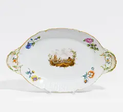 Servierplatte mit Hafenszene by Kpm, Porzellan, farbig und gold staffiert, sold Jan 2019
