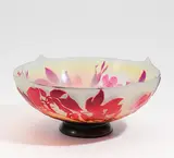 Schale mit Blumendekor by Émile Gallé, Farbloses Glas, milchig weiß hinterfangen, sold Jan 2019