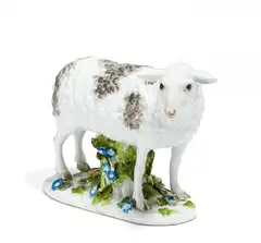 Großes Schaf by Meissen, Porzellan, farbig staffiert, sold May 2018