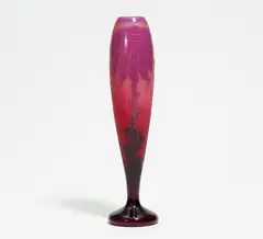 Verreries Schneider, Keulenvase "Dahlias", Farbloses Glas mit rosafarbenen Pulvereinschmelzungen