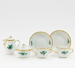 Service Grüne Blume by Meissen, Porzellan, grün und gold staffiert, sold Jan 2019