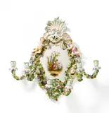 Wandleuchter mit Galantem Paar by Meissen, 19.Jh, Porzellan, farbig und gold staffiert, sold Nov 2018