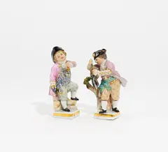 2 Winzerkinder by Meissen, Porzellan, farbig und gold staffiert, sold Jan 2019