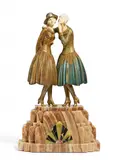 Demetre Chiparus, Gruppe 'Le Secret', Um 1920, Kaltbemalte Bronze, Elfenbein, Onyxsockel