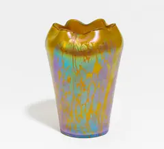Vase Phänomen by Loetz Witwe, Anfang 20. Jh, Überfangglas, gelb und farblos, silbergelben Tupfen, perlmuttfarben mattlüstriert, sold Nov 2018