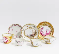 Meissen u.a, 3 Tassen mit Ut, 1 Einzelne Tasse, Porzellan, farbig und gold dekoriert