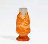 Miniaturvase mit Blütenzweig by Émile Gallé, Farbloses Glas, orangeroter Überfang, sold Jan 2019