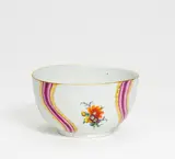 Kumme mit Blumen- und Bänderdekor by Meissen, Spätes 18.Jh, Porzellan, farbig und gold staffiert, sold Jan 2020