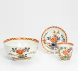 Kumme, Tasse und Ut mit Tischchenmuster by Meissen, 18.Jh, Porzellan, farbig und gold staffiert, sold Nov 2018