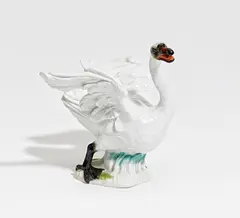 Schwan by Meissen, Porzellan, farbig staffiert, sold Jan 2019