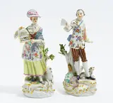 Schäfer mit Notenblatt &amp; Schäferin mit Vogelbauer by Meissen, Porzellan, farbig und gold staffiert, sold Jan 2020