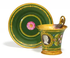 Sèvres, Tasse und Untertasse mit der Kinderbüste des 'Roi de Rome' Napoleon II (1811-1832), 1811, Porzellan, farbig und gold dekoriert. Henkel wohl Silber vergoldet