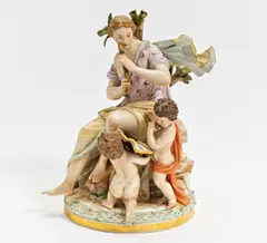 Euterpe mit Amoretten by Meissen, 19. Jh, Porzellan, farbig und gold staffiert, sold May 2019