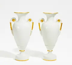 Paar große Bodenvasen by Kpm, Porzellan, gold dekoriert, sold Nov 2019