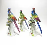 Drei Plattschweifsittiche mit Kirschen by Meissen, Porzellan, farbig staffiert, sold Nov 2019