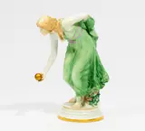 Kugelspielerin by Meissen, Porzellan, farbig und gold staffiert, sold Nov 2019