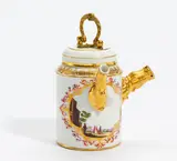 Meissen, Schokoladenkanne mit großen Landschaftskartuschen, Um 1735, Porzellan, farbig und gold dekoriert, Metallhenkel und -abdeckung