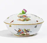Kleine Saucenterrine mit Vogeldekor by Meissen, Porzellan, farbig und gold staffiert, sold Jan 2020
