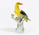 Pirol auf Baumstamm by Meissen, Porzellan, farbig staffiert, sold Jan 2020