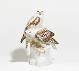 Edelfalken auf Felsen by Meissen, Porzellan mit sparsamem Unterglasurdekor, sold May 2020