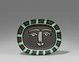 Grey face by Pablo Picasso, 1953, Weißes Steingut 32 x 38,5 x 4cm; ceramic, Madoura edition, sold Jun 2020