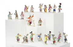 Meissen, 21 Figuren und ein Notenpult aus der Affenkapelle, Porzellan, farbig und gold staffiert
