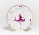 Teller mit bärtigem Fabelwesen by Meissen, Um 1730/40, Porzellan, dekoriert in Purpurcamaieu und Gold, sold May 2020
