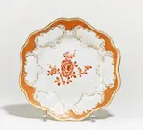 Teller aus dem sog. "Möllendorff-Service" by Meissen, Um 1761/62, Porzellan, eisenrot und gold dekoriert, sold May 2020