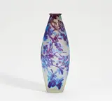 Vase mit Beerenzweigen by Émile Gallé, 1906-1914, Farbloses Glas, milchig weiß hinterfangen, sold May 2022