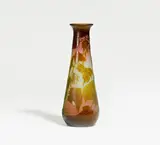 Keulenförmige Vase mit Haselnusszweigen by Émile Gallé, 1906-14, Farbloses Glas, weißlich und violett hinterfangen, sold Jun 2021