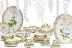 Royal Copenhagen, Service "Flora Danica", 2. Hälfte 20.Jh, Porzellan, farbig und gold staffiert