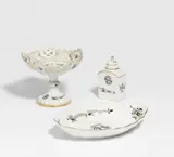 Meissen, Aufsatzschale, Teedose und Ovale Schale "Schwarzer Drache", Porzellan, schwarz, grau und gold staffiert