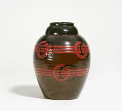 Luc Lanel, Vase mit Streifen- und Kreismotiv, Um 1928, Weißer Steingutscherben