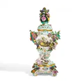 Meissen, Monumentale Potpourrivase "Flora und Amor", 19.Jh, Porzellan, farbig und gold staffiert
