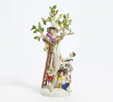 Gruppe "Die Apfelernte" by Meissen, 20.Jh, Porzellan, farbig und gold staffiert, sold May 2022