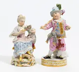 Meissen, Knabe mit Steckenpferd und Dame, Kätzchen fütternd, Vor 1924, Porzellan, farbig und gold staffiert