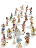 Meissen, 19 Figuren aus der Affenkapelle und 1 Pult, 20.Jh, Porzellan, farbig und gold staffiert
