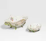Meissen, GROßER UND KLEINER ANBIETKORB MIT RANKENHENKELN UND BLUMENDEKOR, Porzellan, farbig und gold staffiert