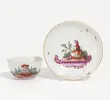 Höchst, Tasse und Untertasse mit Chinoiserien